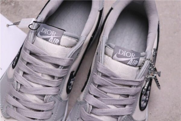AJ 1 Low x Dior ‘White Grey’ CN8608-002 AJ 1 Low x Dior ‘White Grey’ CN8608-002