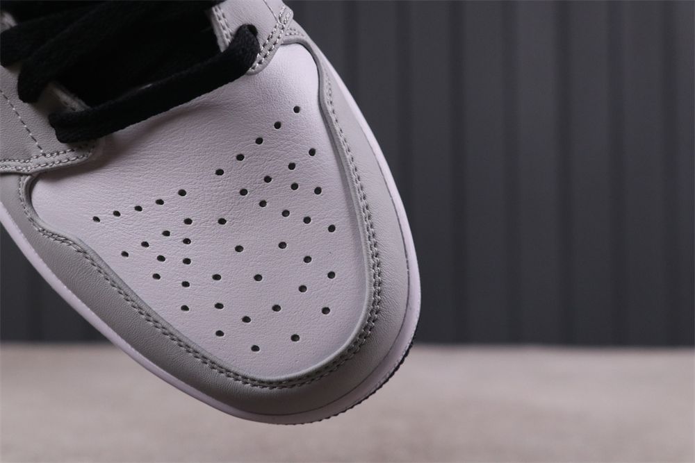 AJ 1 Low ‘Grey Fog Bleached Coral’ 553558-062 AJ 1 Low ‘Grey Fog Bleached Coral’ 553558-062