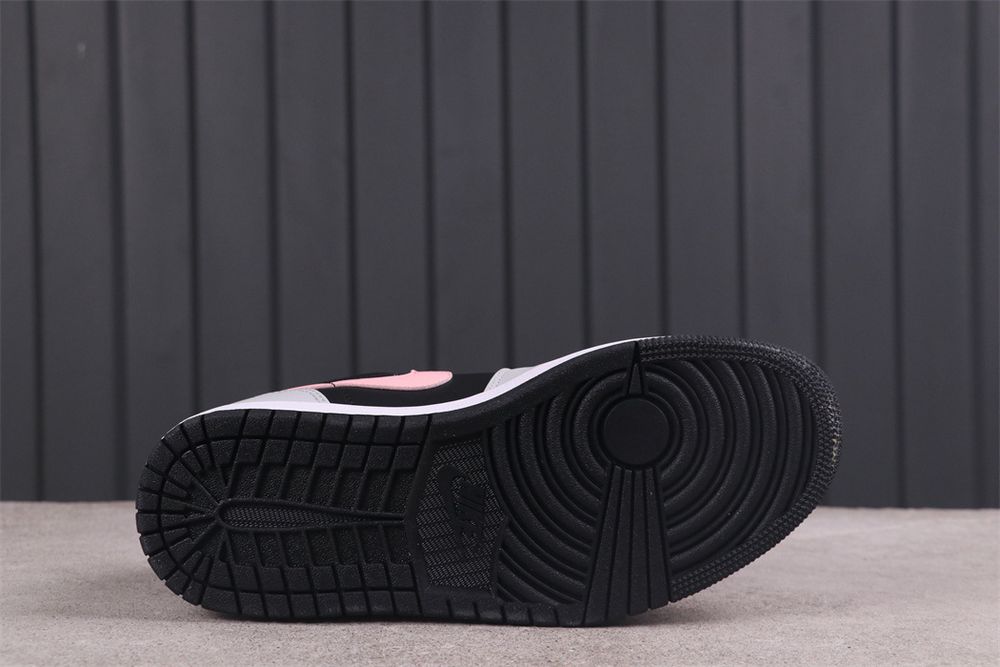 AJ 1 Low ‘Grey Fog Bleached Coral’ 553558-062 AJ 1 Low ‘Grey Fog Bleached Coral’ 553558-062