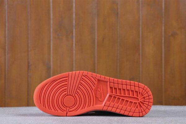 AJ 1 Low SE ‘Rush Orange Black’ DM3379-600 AJ 1 Low SE ‘Rush Orange Black’ DM3379-600