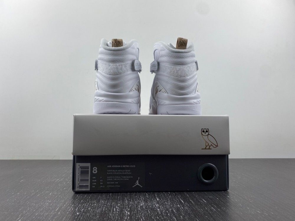AJ 8 Retro x OVO ‘White’ AA1239-135 AJ 8 Retro x OVO ‘White’ AA1239-135