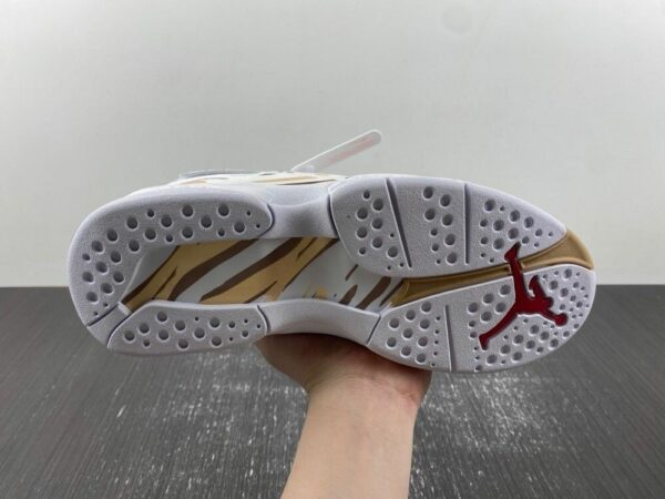 AJ 8 Retro x OVO ‘White’ AA1239-135 AJ 8 Retro x OVO ‘White’ AA1239-135