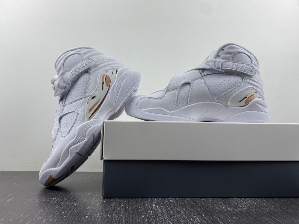 AJ 8 Retro x OVO ‘White’ AA1239-135 AJ 8 Retro x OVO ‘White’ AA1239-135