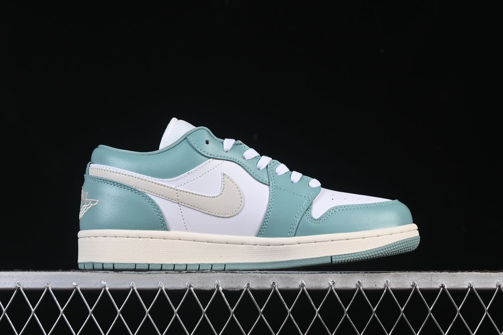 AJ 1 Low ‘White Cannon’ DC0774-138 AJ 1 Low ‘White Cannon’ DC0774-138