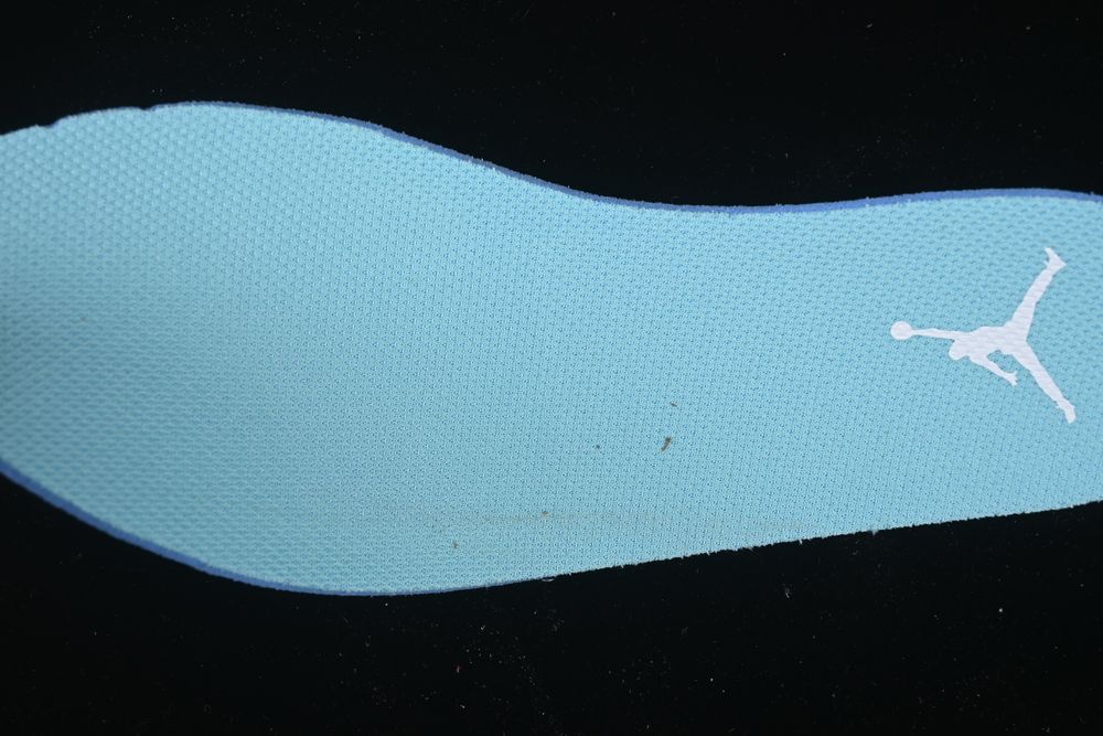 AJ 1 Low ‘White Cannon’ DC0774-138 AJ 1 Low ‘White Cannon’ DC0774-138