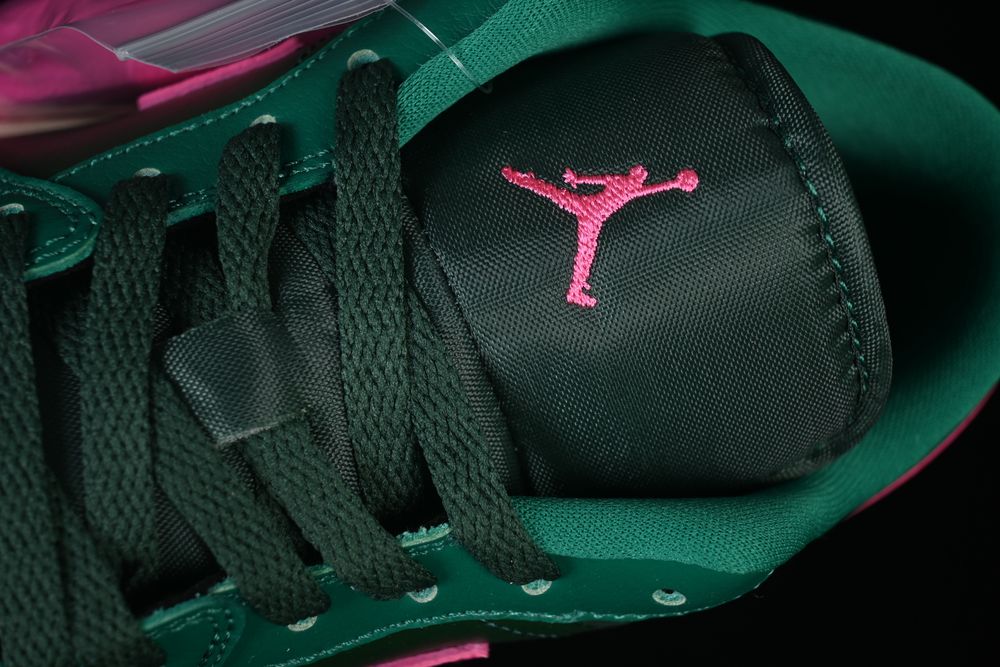 AJ 1 Low ‘Watermelon’ DC0774-300 AJ 1 Low ‘Watermelon’ DC0774-300