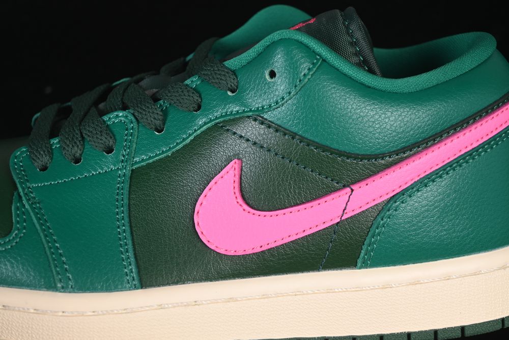 AJ 1 Low ‘Watermelon’ DC0774-300 AJ 1 Low ‘Watermelon’ DC0774-300