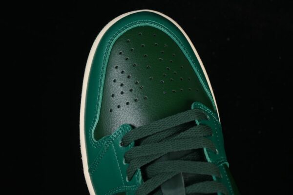 AJ 1 Low ‘Watermelon’ DC0774-300 AJ 1 Low ‘Watermelon’ DC0774-300