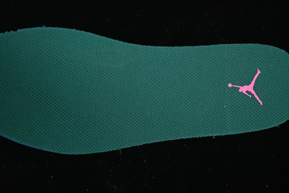 AJ 1 Low ‘Watermelon’ DC0774-300 AJ 1 Low ‘Watermelon’ DC0774-300