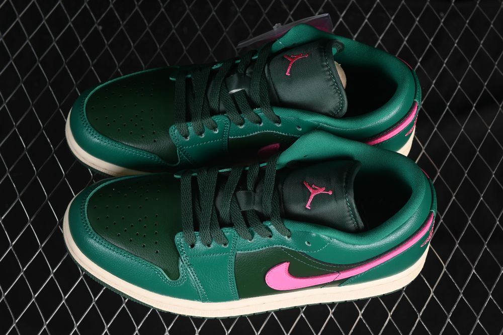 AJ 1 Low ‘Watermelon’ DC0774-300 AJ 1 Low ‘Watermelon’ DC0774-300