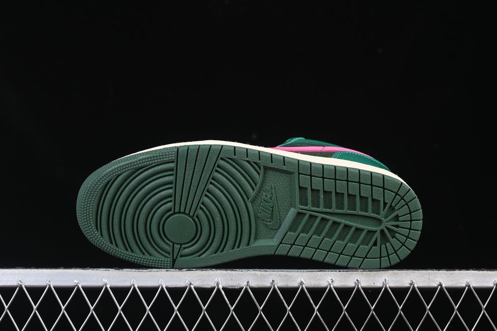 AJ 1 Low ‘Watermelon’ DC0774-300 AJ 1 Low ‘Watermelon’ DC0774-300