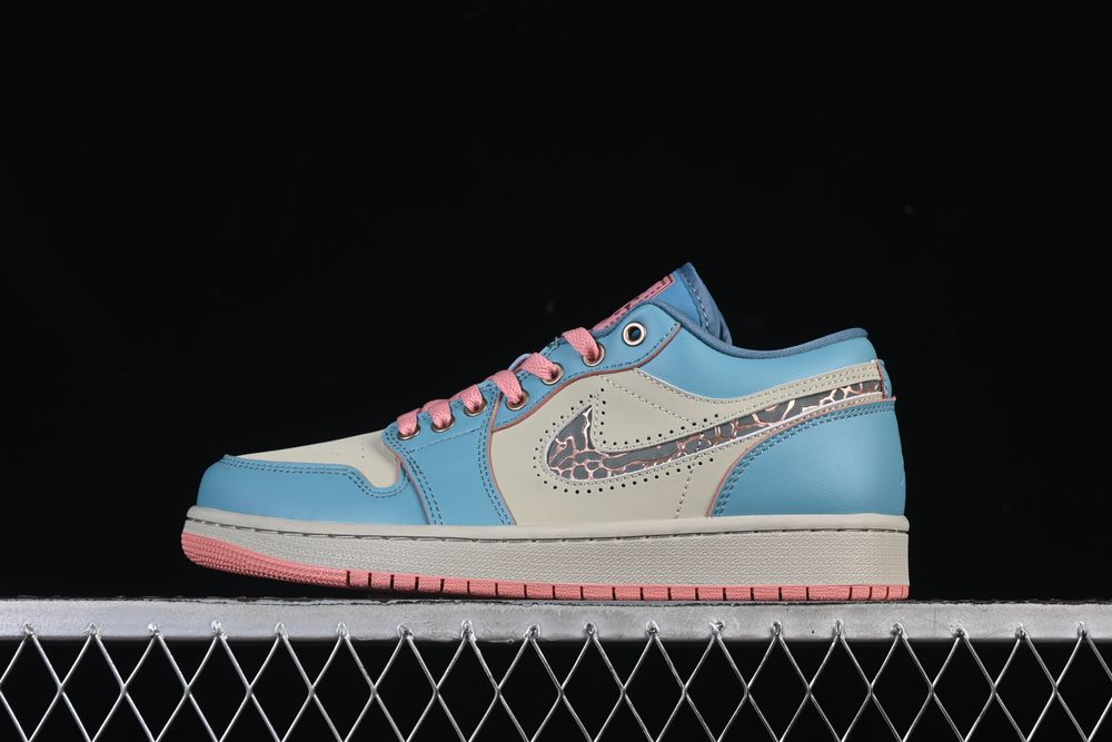 AJ 1 Low SE ‘Somos Eternos’ IM8120-464 AJ 1 Low SE ‘Somos Eternos’ IM8120-464