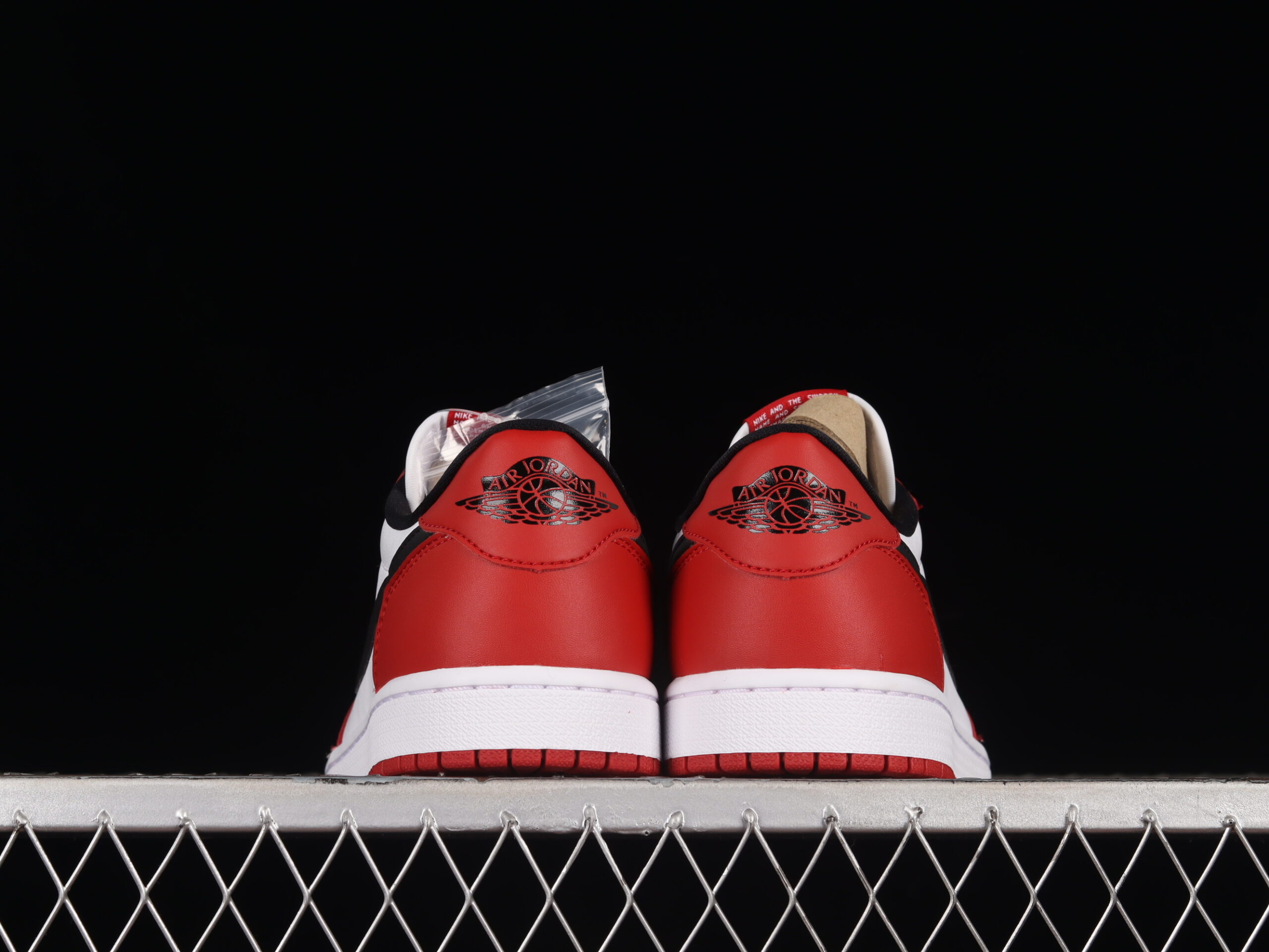 AJ 1 Low OG Chicago 705329-600 AJ 1 Low OG Chicago 705329-600