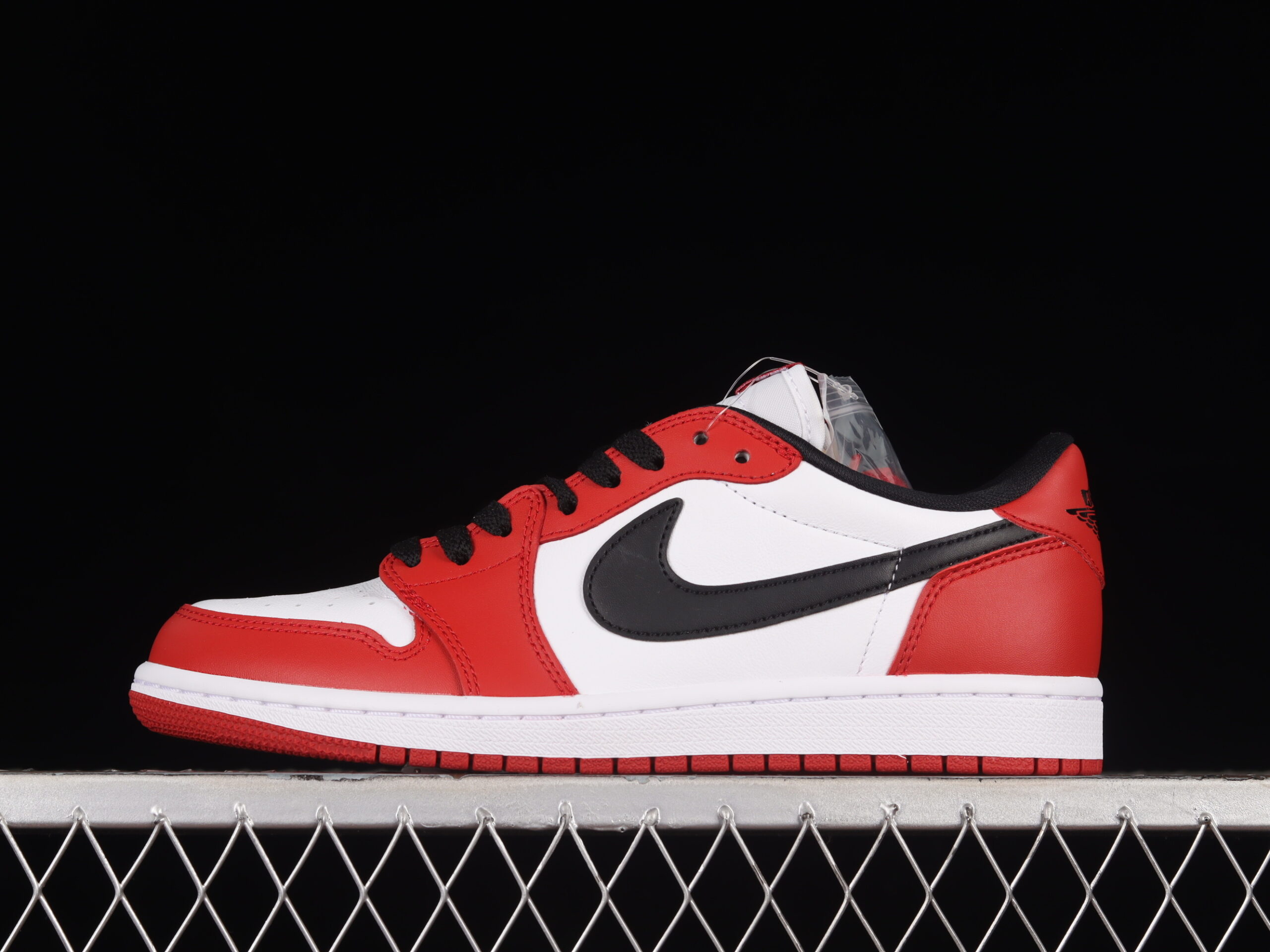 AJ 1 Low OG Chicago 705329-600 AJ 1 Low OG Chicago 705329-600