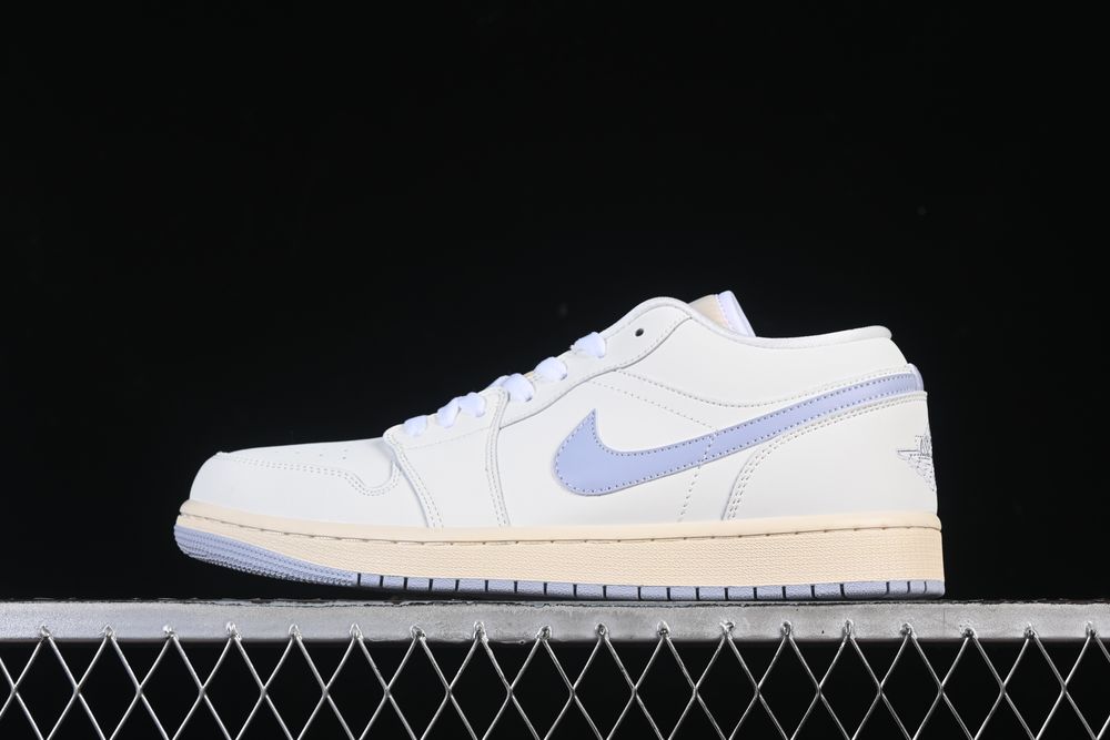 AJ 1 Low ‘Ghost’ DC0774 106 AJ 1 Low ‘Ghost’ DC0774 106