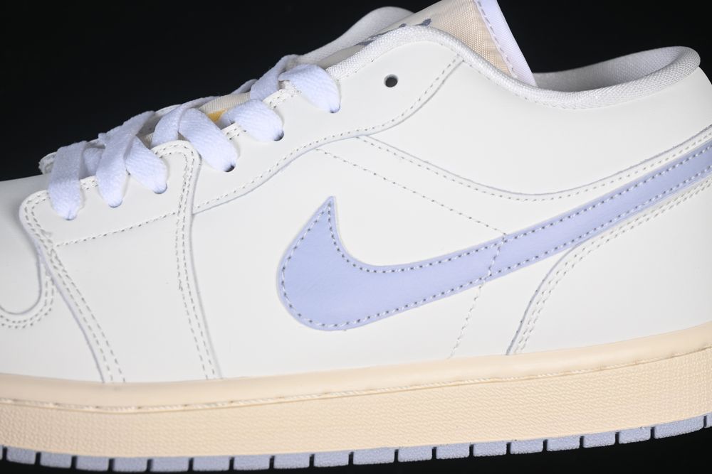 AJ 1 Low ‘Ghost’ DC0774 106 AJ 1 Low ‘Ghost’ DC0774 106