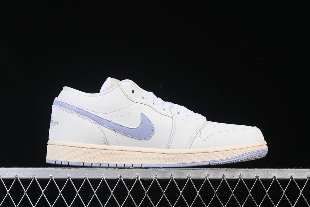 AJ 1 Low ‘Ghost’ DC0774 106 AJ 1 Low ‘Ghost’ DC0774 106