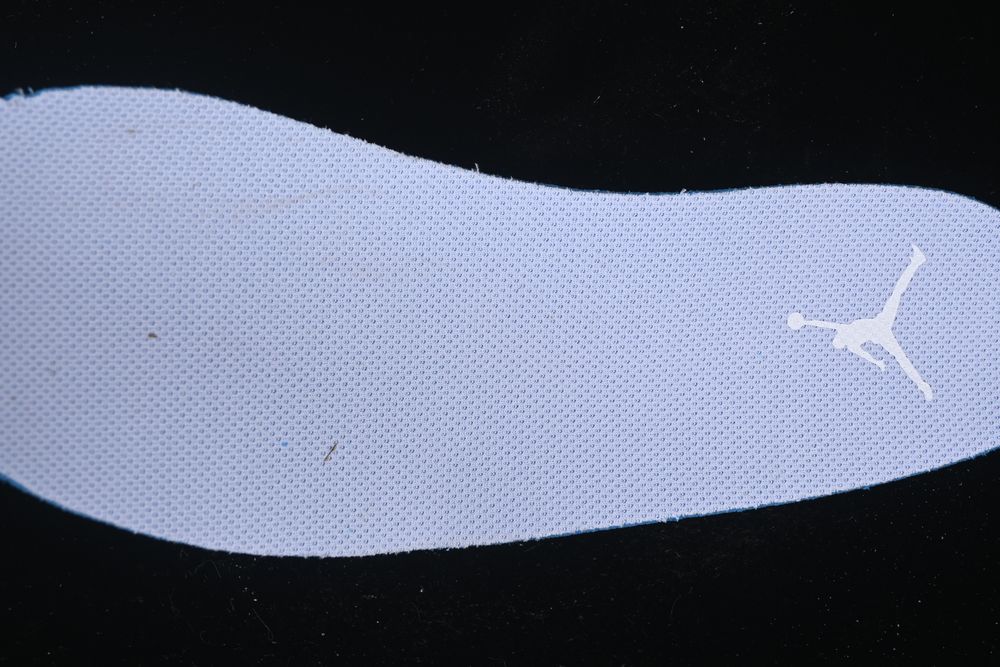 AJ 1 Low ‘Ghost’ DC0774 106 AJ 1 Low ‘Ghost’ DC0774 106