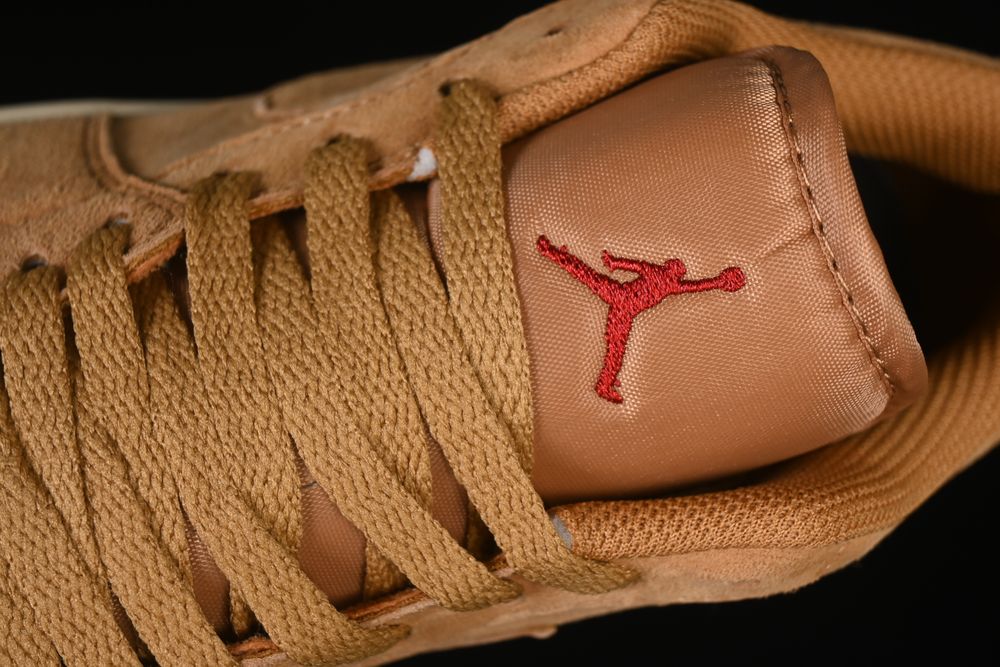 AJ 1 Low SE ‘Flax’ HV4089-200 AJ 1 Low SE ‘Flax’ HV4089-200