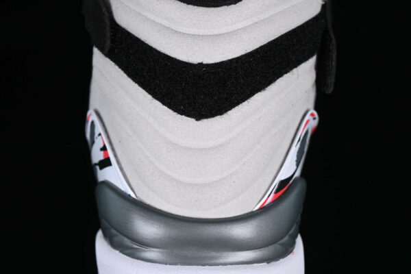 AJ 8 ‘Bugs Bunny’ 305381-103 MJ