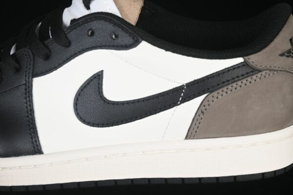 AJ 1 Low OG ‘Mocha’ CZ0790-102