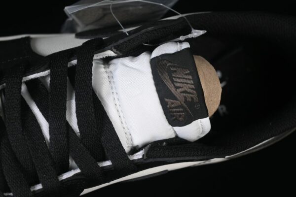 AJ 1 Low OG ‘Mocha’ CZ0790-102