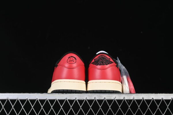 AJ 1 Low Travis Scott ‘Bred’ DM7866-061