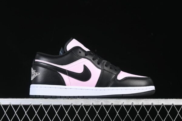 AJ 1 Low SE ‘Pink Foam Black’ IO3394-663 AJ 1 Low SE ‘Pink Foam Black’ IO3394-663