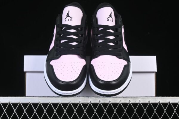 AJ 1 Low SE ‘Pink Foam Black’ IO3394-663 AJ 1 Low SE ‘Pink Foam Black’ IO3394-663