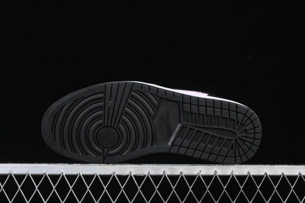 AJ 1 Low SE ‘Pink Foam Black’ IO3394-663 AJ 1 Low SE ‘Pink Foam Black’ IO3394-663