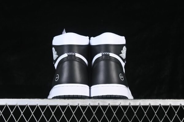 AJ 1 Retro High OG SP Union LA ‘White Black’ II7282-100 AJ 1 Retro High OG SP Union LA ‘White Black’ II7282-100