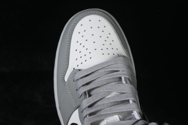 AJ 1 High OG x Dior ‘White Wolf Grey’ CN8607-002 AJ 1 High OG x Dior ‘White Wolf Grey’ CN8607-002