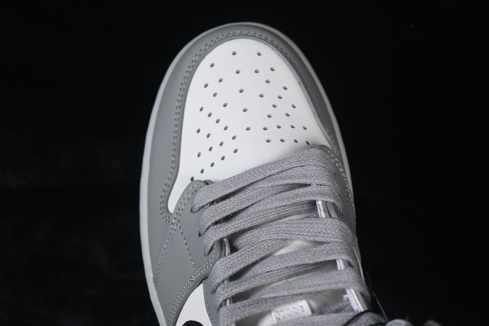 AJ 1 High OG x Dior ‘White Wolf Grey’ CN8607-002 AJ 1 High OG x Dior ‘White Wolf Grey’ CN8607-002