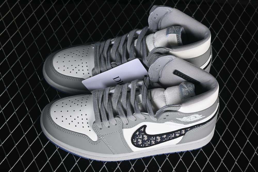AJ 1 High OG x Dior ‘White Wolf Grey’ CN8607-002 AJ 1 High OG x Dior ‘White Wolf Grey’ CN8607-002