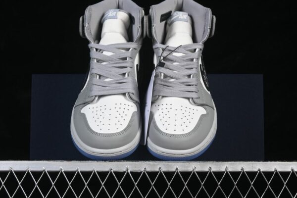 AJ 1 High OG x Dior ‘White Wolf Grey’ CN8607-002 AJ 1 High OG x Dior ‘White Wolf Grey’ CN8607-002