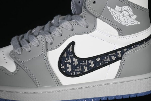 AJ 1 High OG x Dior ‘White Wolf Grey’ CN8607-002 AJ 1 High OG x Dior ‘White Wolf Grey’ CN8607-002