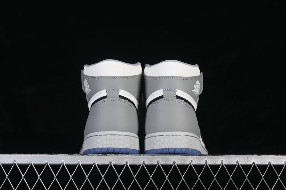 AJ 1 High OG x Dior ‘White Wolf Grey’ CN8607-002 AJ 1 High OG x Dior ‘White Wolf Grey’ CN8607-002