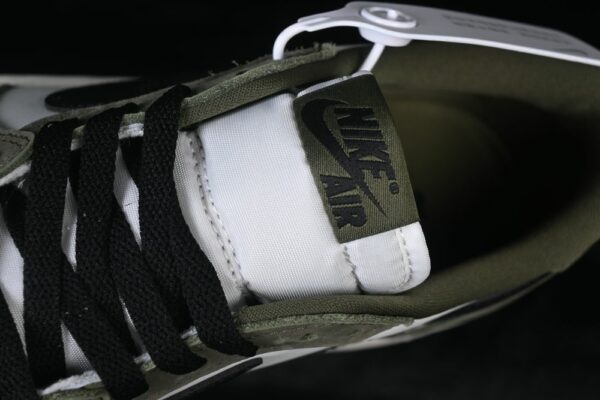 AJ 1 Low OG ‘Medium Olive’ HQ6998-200
