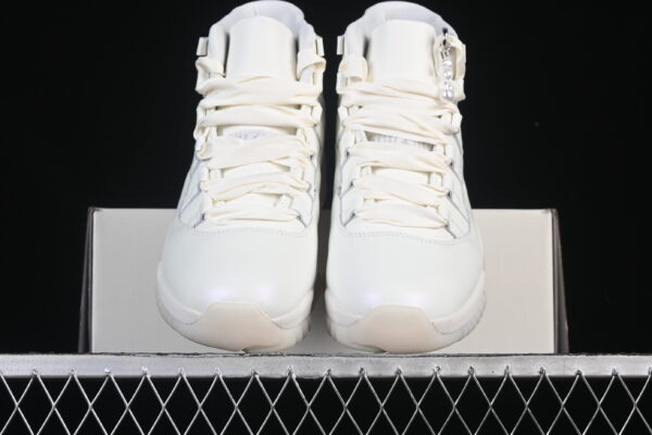 AJ 11 Retro “Pearl” AR0715-110