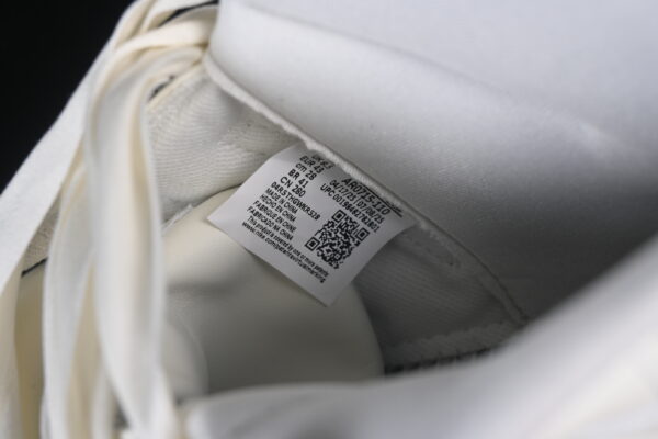 AJ 11 Retro “Pearl” AR0715-110