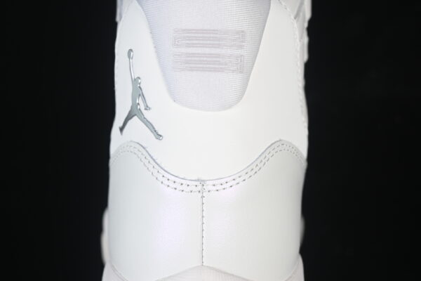 AJ 11 Retro “Pearl” AR0715-110