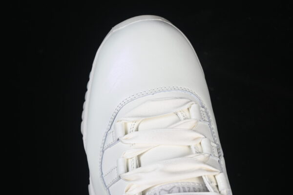 AJ 11 Retro “Pearl” AR0715-110