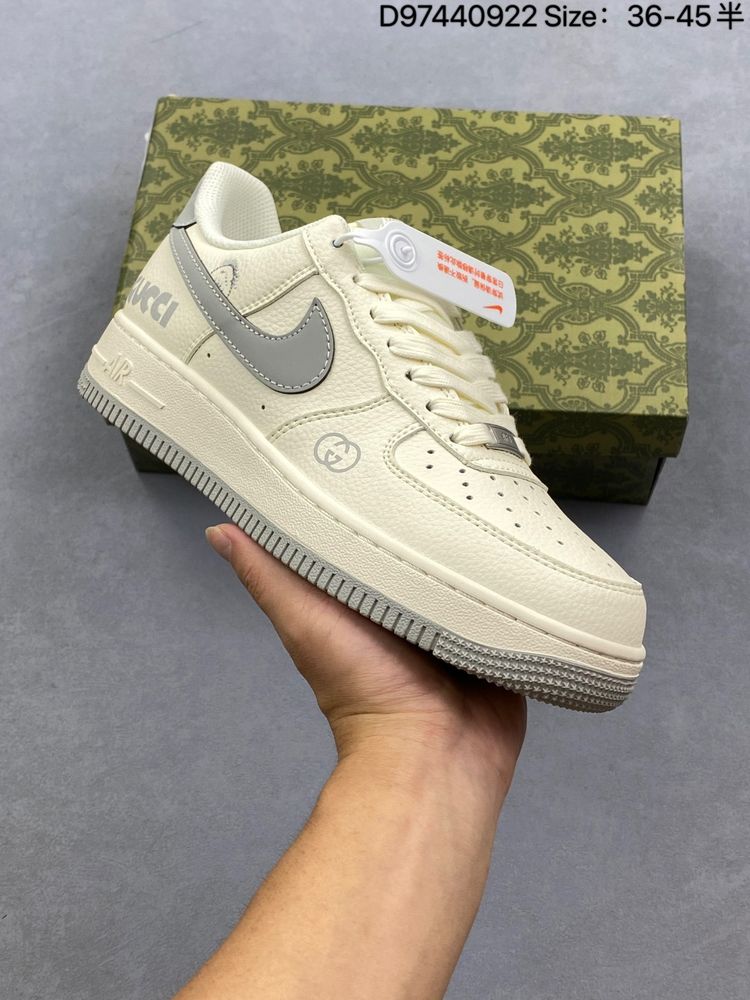 AF 1 Low x LV YF9511 AF 1 Low x LV YF9511