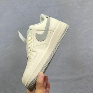 AF 1 Low x LV YF9511 13 e25ccaa4
