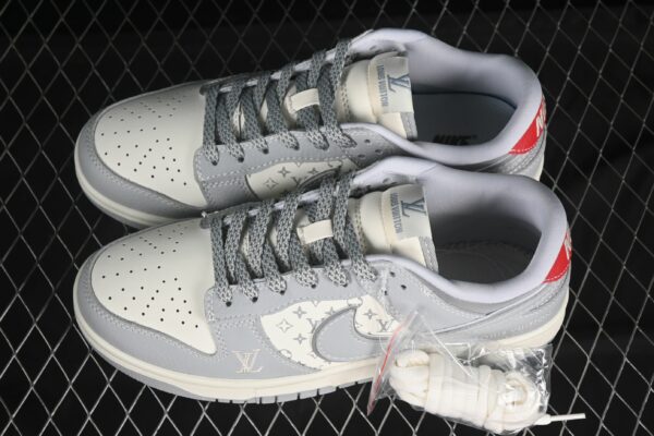 AJ 1 Low x LV SC9207-426 AJ 1 Low x LV SC9207-426