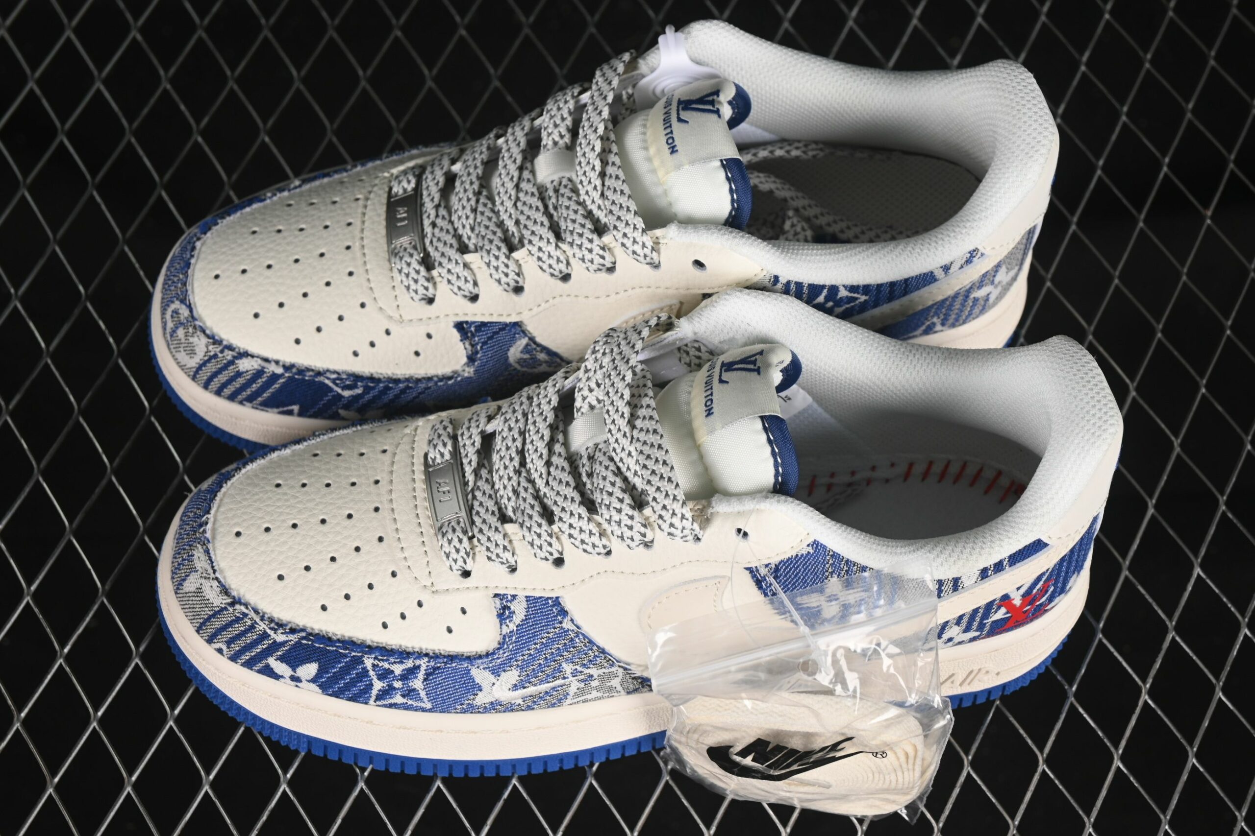 AF 1 Low x LV XS1958-586 AF 1 Low x LV XS1958-586