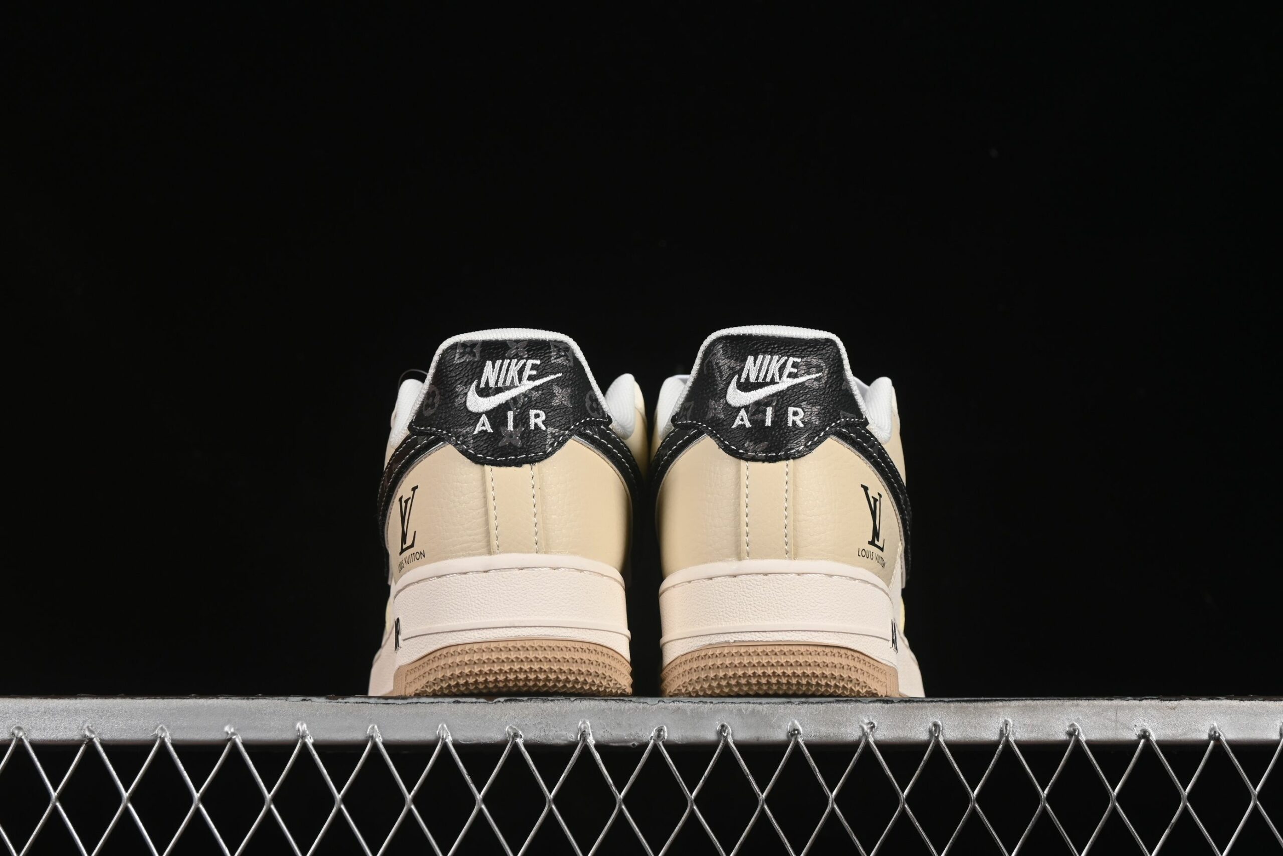 AF 1 Low x LV ZH2598-308 AF 1 Low x LV ZH2598-308