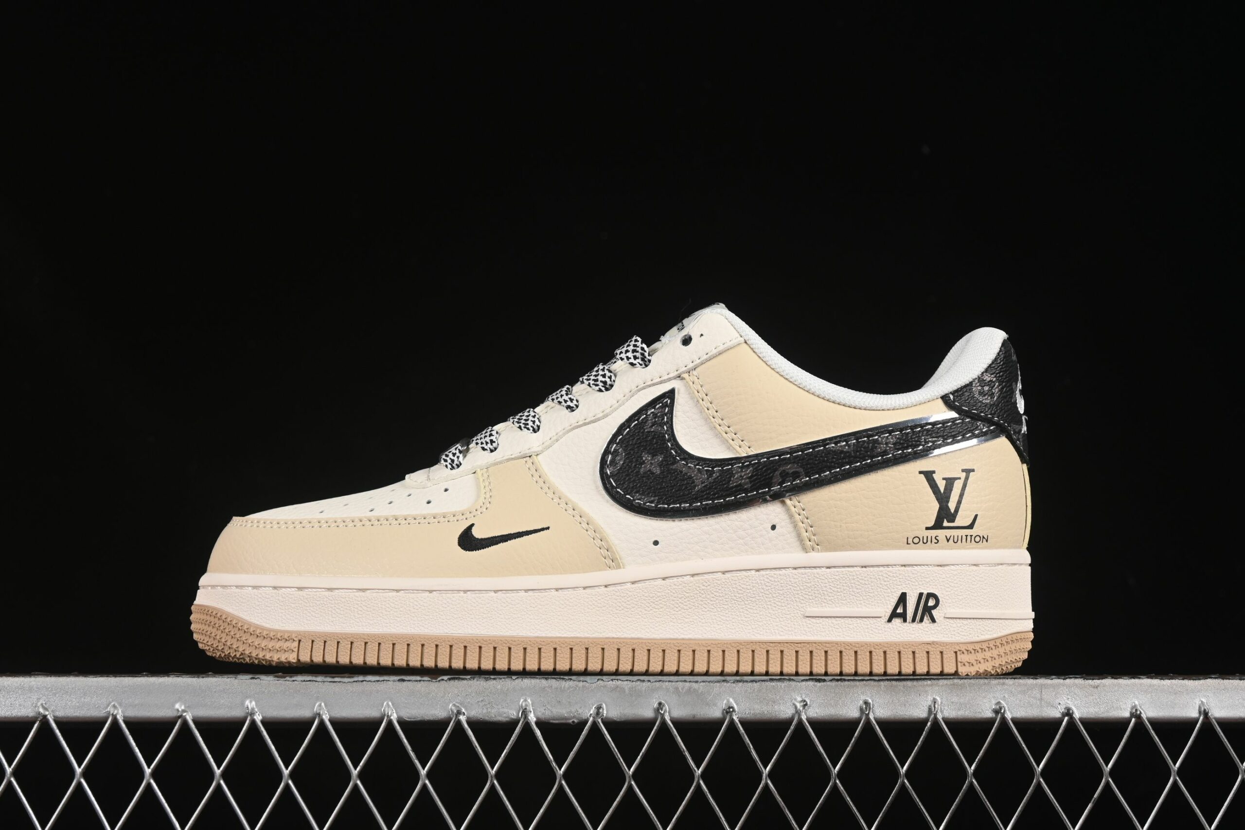 AF 1 Low x LV ZH2598-308 AF 1 Low x LV ZH2598-308