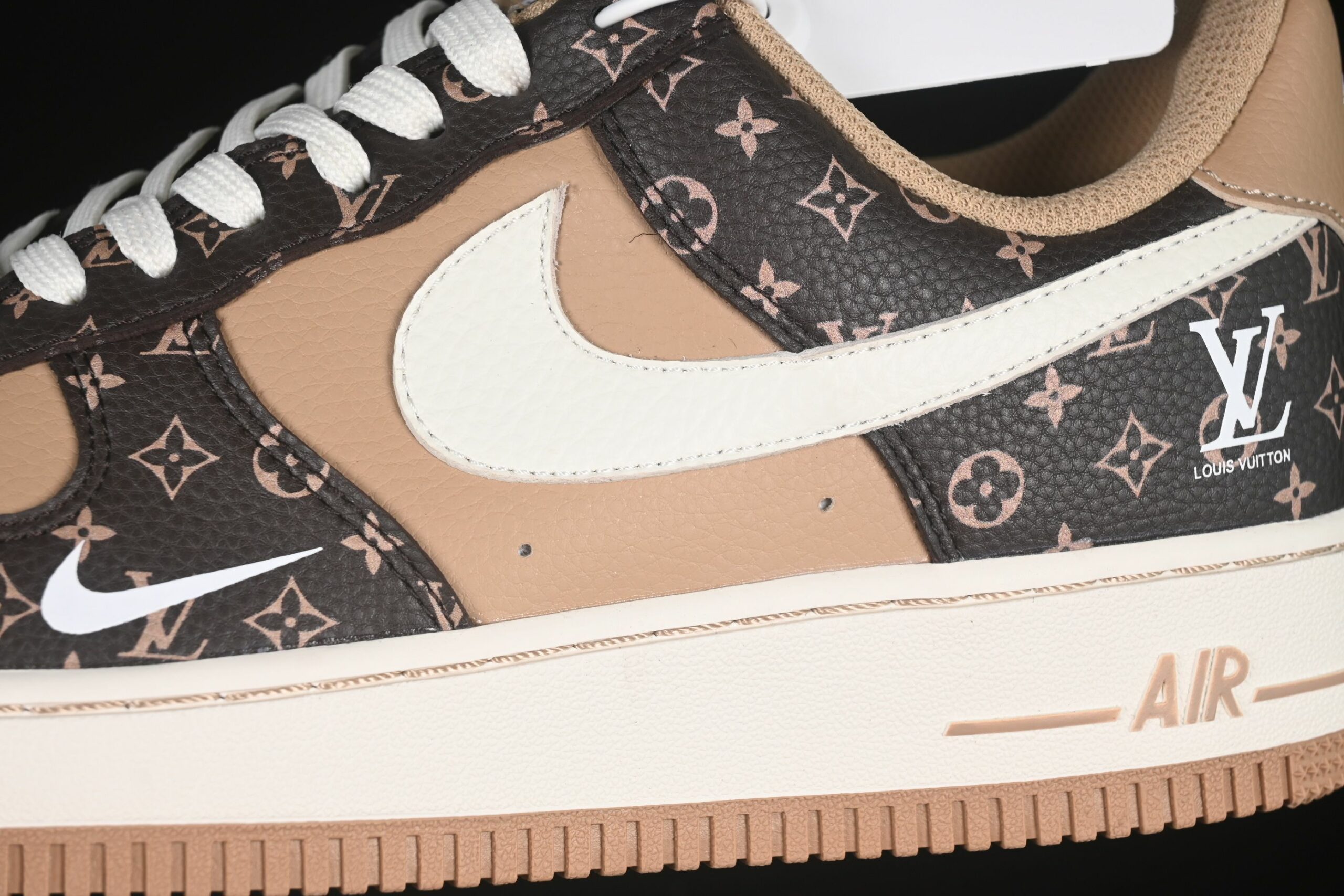 AF 1 Low x LV LW9279-009 AF 1 Low x LV LW9279-009