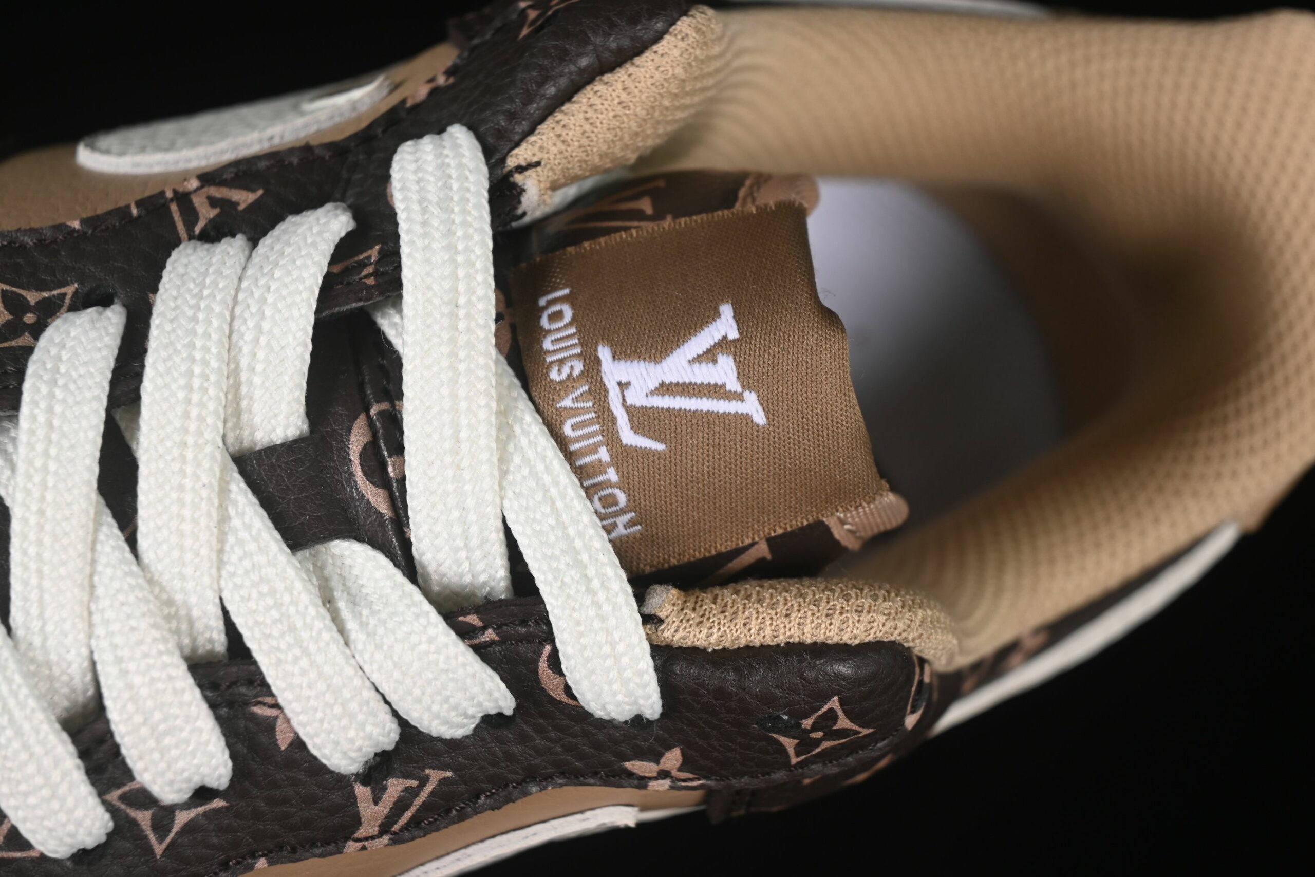 AF 1 Low x LV LW9279-009 AF 1 Low x LV LW9279-009